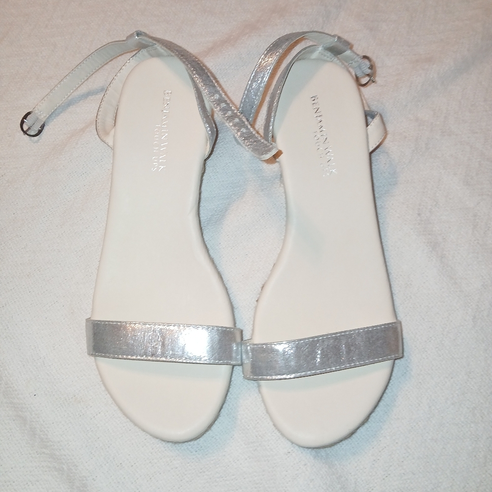 NWT Sz.8M Womens Benjamin Walk Bailey Wedge Sandals
